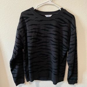 Black leopard sweat shirt with joggers